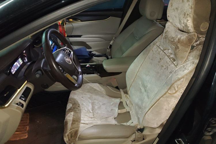 Used Cadillac XTS 2014 28T Comfort Version Left Front Seat