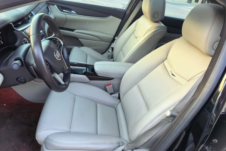 Used Cadillac XTS 2014 28T Comfort Version Left Front Seat