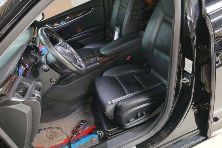 Used Cadillac XTS 2014 28T Luxury Model Left Front Seat