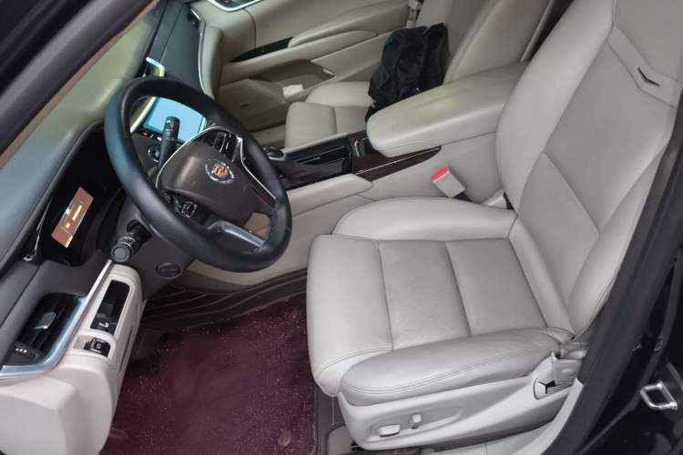 Used Cadillac XTS 2014 28T Comfort Version Left Front Seat