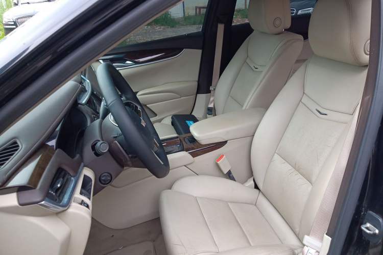 Used Cadillac XTS 2014 28T Comfort Version Left Front Seat