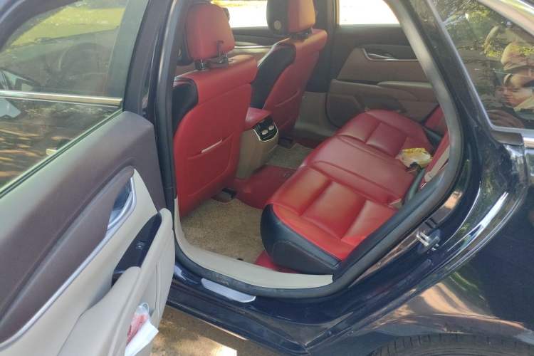 Used Cadillac XTS 2014 28T Comfort Version Left Rear Seat