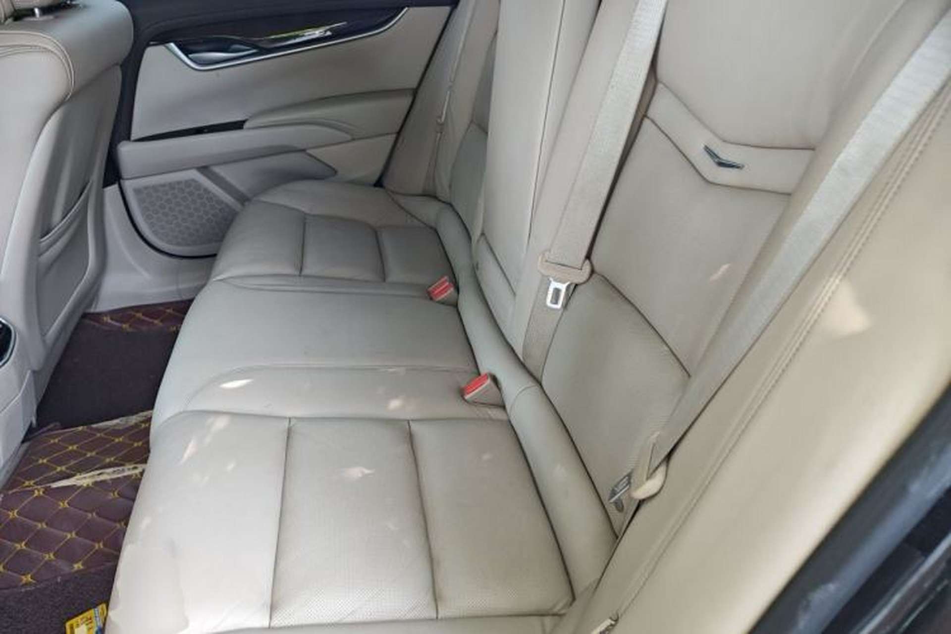 Used Cadillac XTS 2014 28T Comfort Version Left Rear Seat