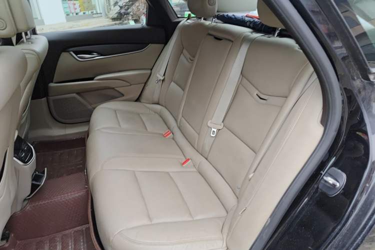 Used Cadillac XTS 2014 28T Comfort Version Left Rear Seat
