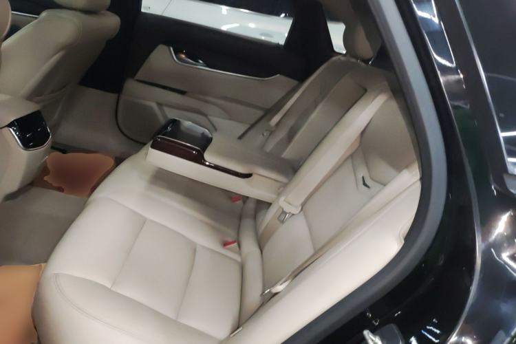 Used Cadillac XTS 2014 28T Comfort Version Left Rear Seat