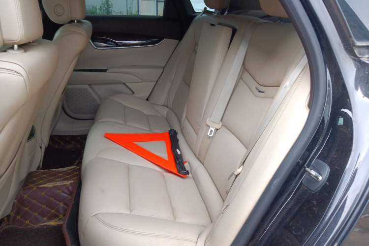 Used Cadillac XTS 2014 28T Comfort Version Left Rear Seat