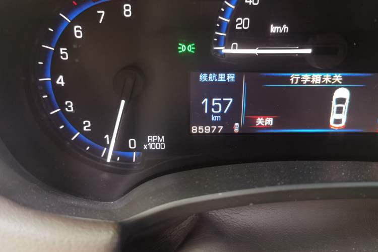 Used Cadillac XTS 2014 28T Comfort Version Odometer Close Up