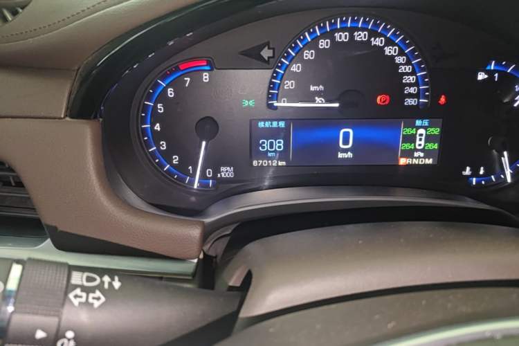 Used Cadillac XTS 2014 28T Comfort Version Odometer Close Up