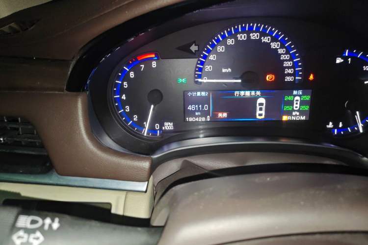 Used Cadillac XTS 2014 28T Elite Edition Odometer Close Up
