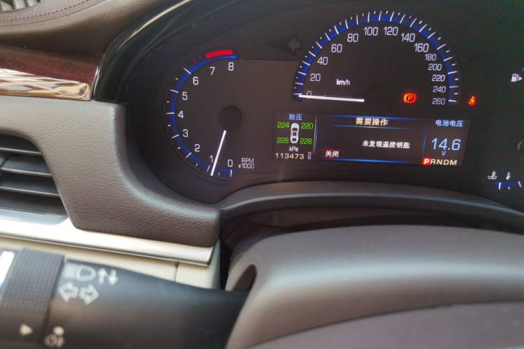 Used Cadillac XTS 2014 28T Elite Edition Odometer Close Up