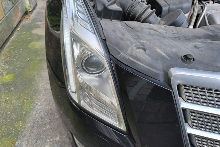 Used Cadillac XTS 2014 28T Platinum Edition Right Front Headlight