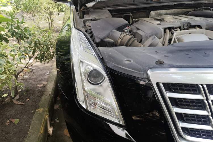 Used Cadillac XTS 2014 28T Comfort Version Right Front Headlight