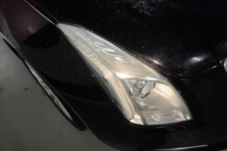 Used Cadillac XTS 2014 28T Comfort Version Right Front Headlight