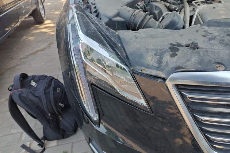 Used Cadillac XTS 2014 28T Comfort Version Right Front Headlight