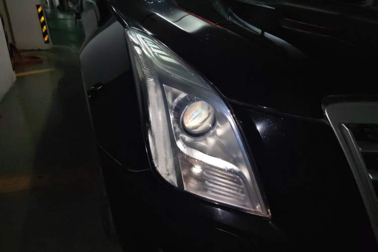 Used Cadillac XTS 2014 28T Elite Edition Right Front Headlight