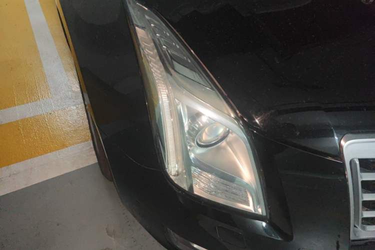 Used Cadillac XTS 2014 28T Comfort Version Right Front Headlight