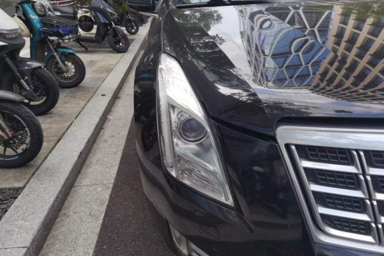 Used Cadillac XTS 2014 28T Elite Edition Right Front Headlight