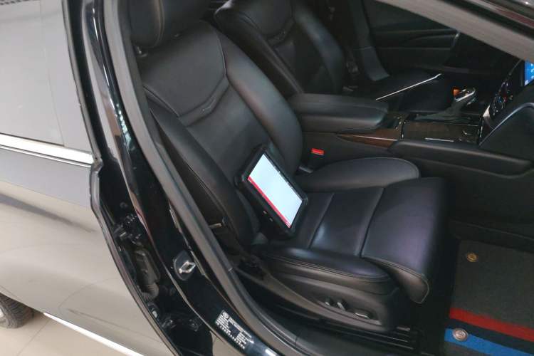 Used Cadillac XTS 2014 28T Luxury Model Right Front Seat