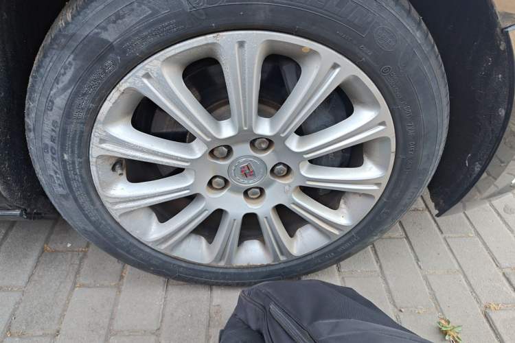 Used Cadillac XTS 2014 28T Comfort Version Right Front Wheel Hub