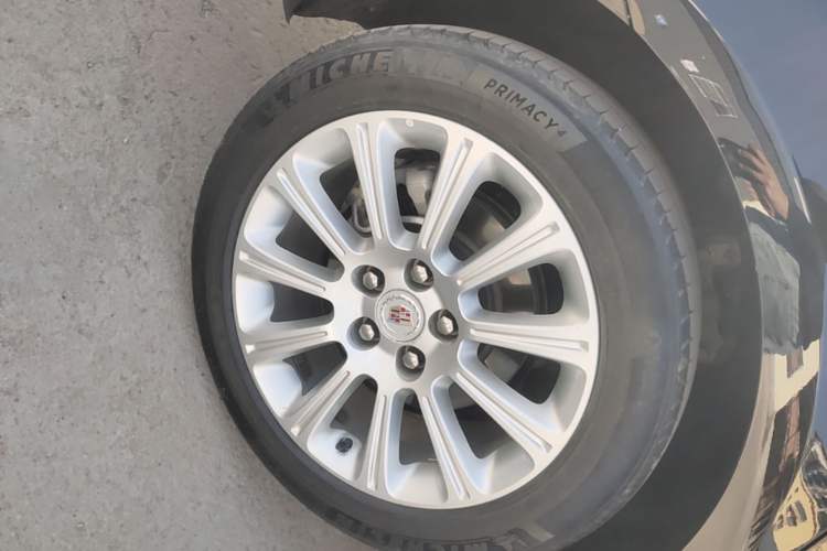 Used Cadillac XTS 2014 28T Comfort Version Right Rear Wheel Hub