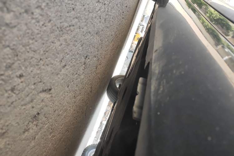 Used Cadillac XTS 2014 28T Comfort Version Right Side Sill