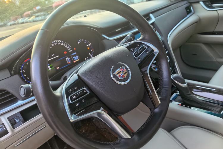 Used Cadillac XTS 2014 28T Comfort Version Steering Wheel