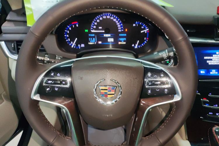 Used Cadillac XTS 2014 28T Comfort Version Steering Wheel