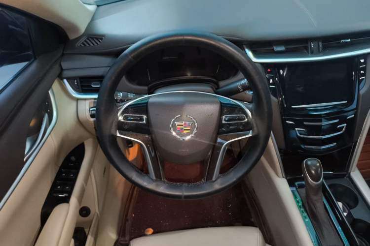 Used Cadillac XTS 2014 28T Comfort Version Steering Wheel