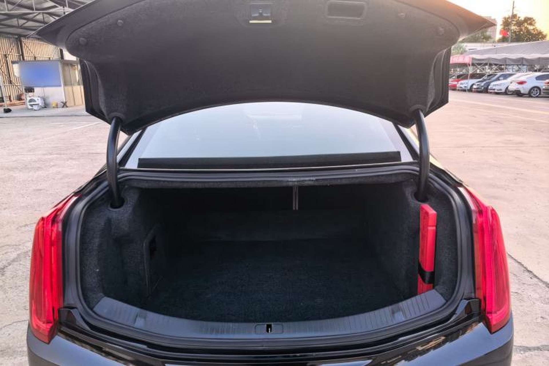 Used Cadillac XTS 2014 28T Comfort Version Trunk