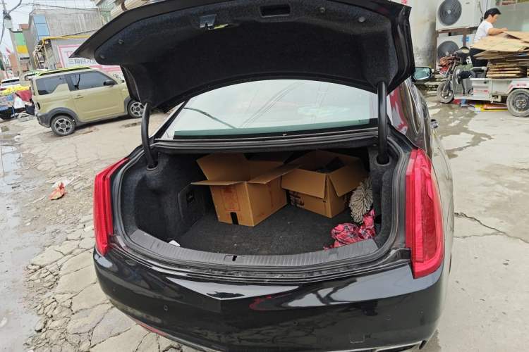 Used Cadillac XTS 2014 28T Comfort Version Trunk
