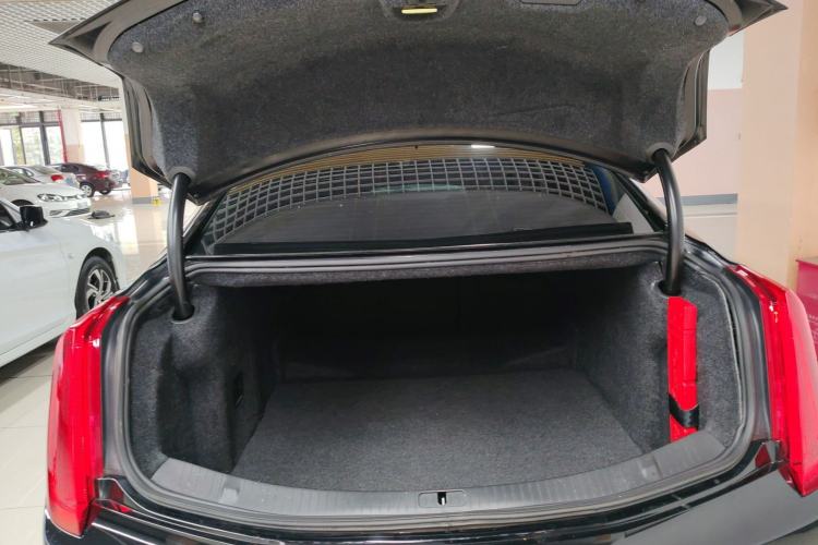 Used Cadillac XTS 2014 28T Luxury Model Trunk