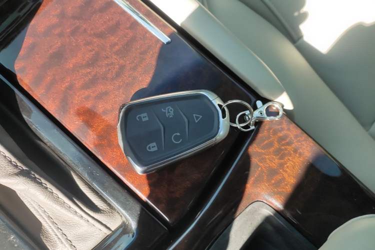 Used Cadillac XTS 2014 28T Comfort Version Vehicle Key