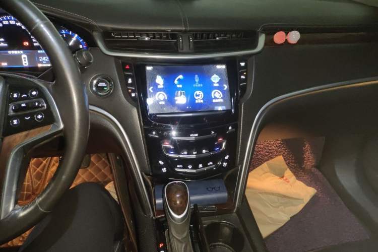 Used Cadillac XTS 2014 28T Luxury Model Audio And AC Panel