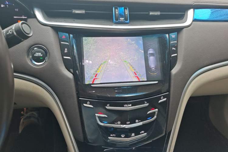 Used Cadillac XTS 2014 28T Comfort Version Audio And AC Panel