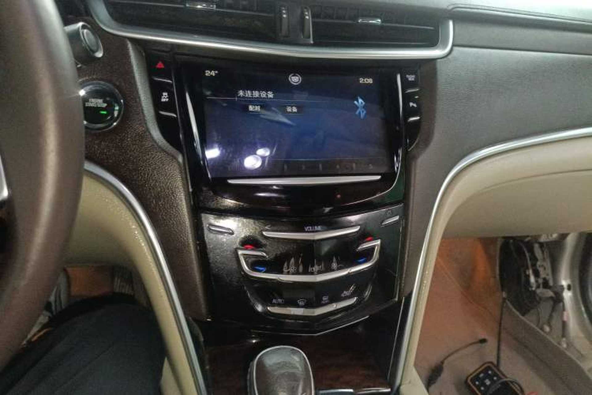 Used Cadillac XTS 2014 28T Comfort Version Audio And AC Panel