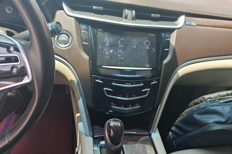 Used Cadillac XTS 2014 28T Tech Model Audio And AC Panel