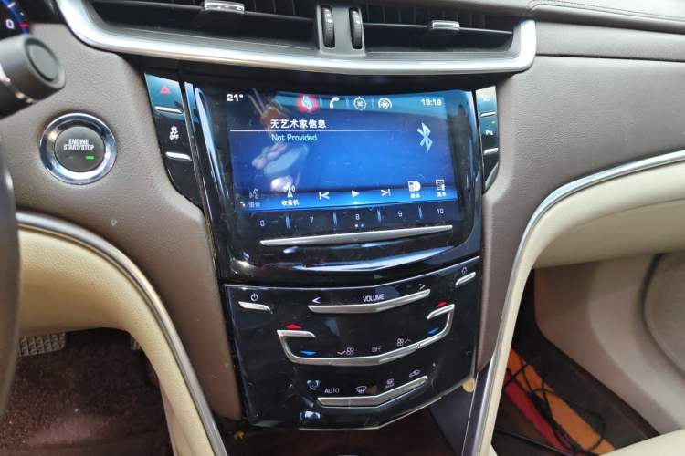 Used Cadillac XTS 2014 28T Comfort Version Audio And AC Panel
