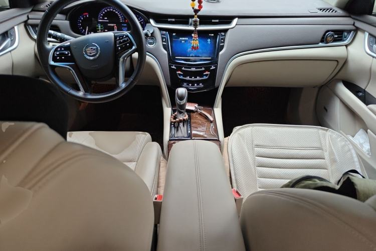 Used Cadillac XTS 2014 28T Comfort Version Center Console
