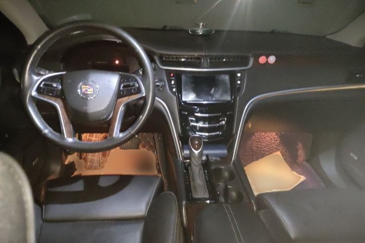 Used Cadillac XTS 2014 28T Luxury Model Center Console