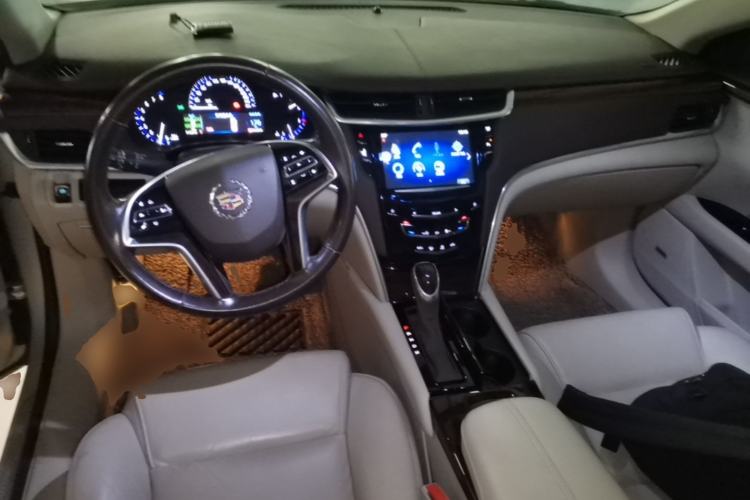Used Cadillac XTS 2014 28T Elite Edition Center Console