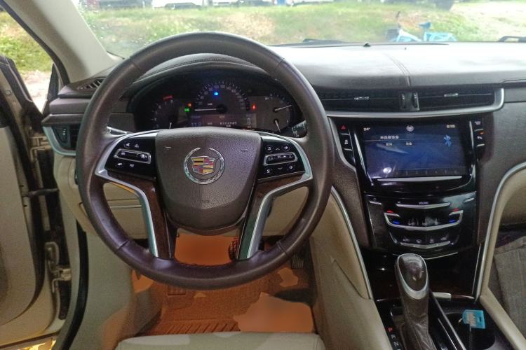 Used Cadillac XTS 2014 28T Comfort Version Center Console