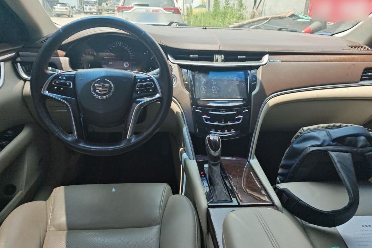 Used Cadillac XTS 2014 28T Tech Model Center Console