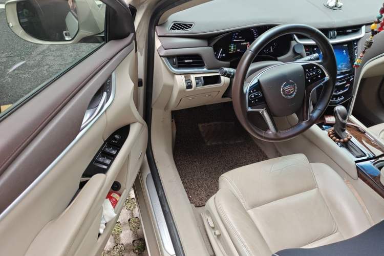 Used Cadillac XTS 2014 28T Comfort Version Driver Seat