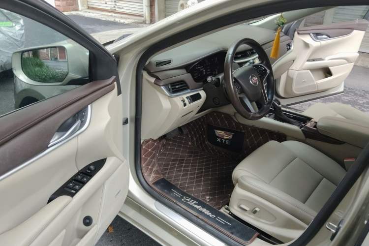 Used Cadillac XTS 2014 28T Comfort Version Driver Seat