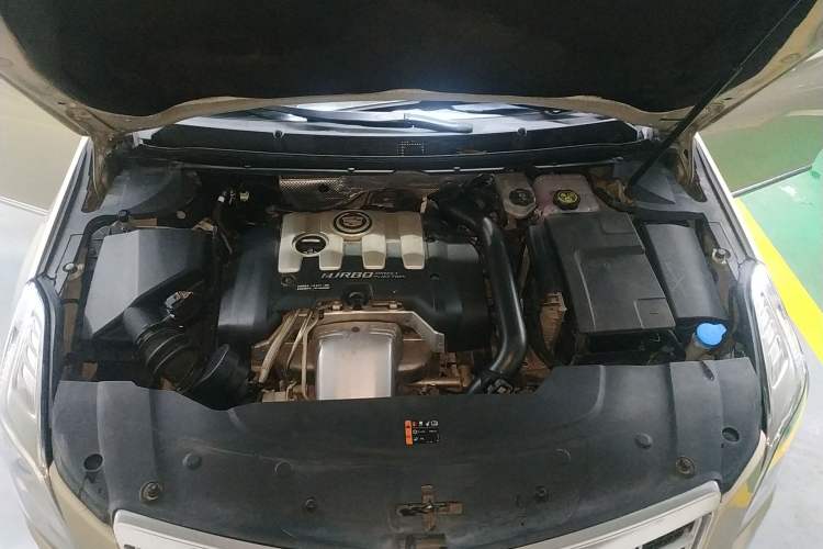 Used Cadillac XTS 2014 28T Comfort Version Engine Bay