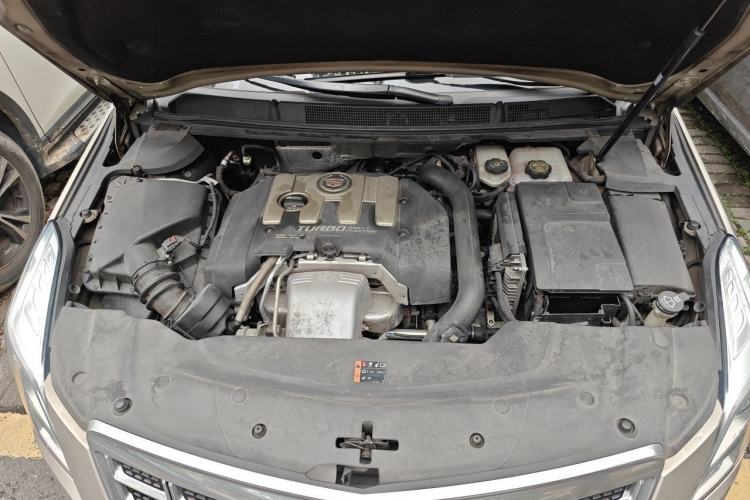 Used Cadillac XTS 2014 28T Comfort Version Engine Bay