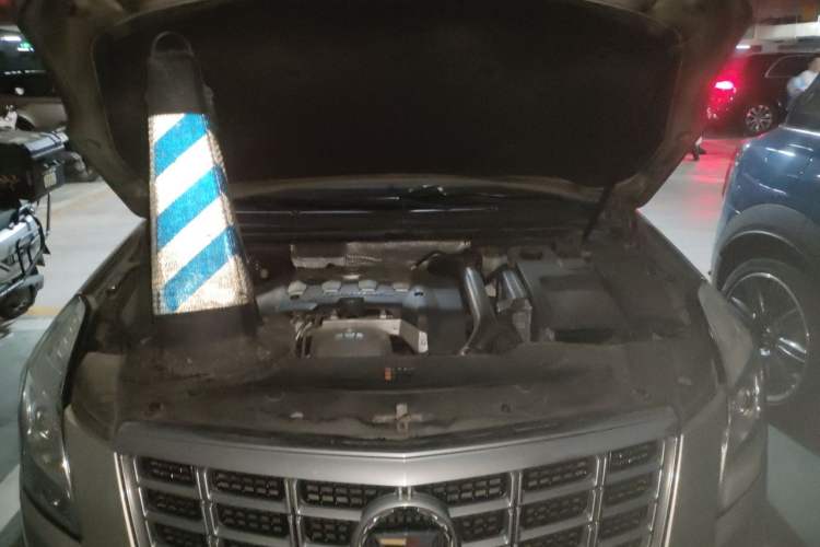 Used Cadillac XTS 2014 28T Luxury Model Engine Bay