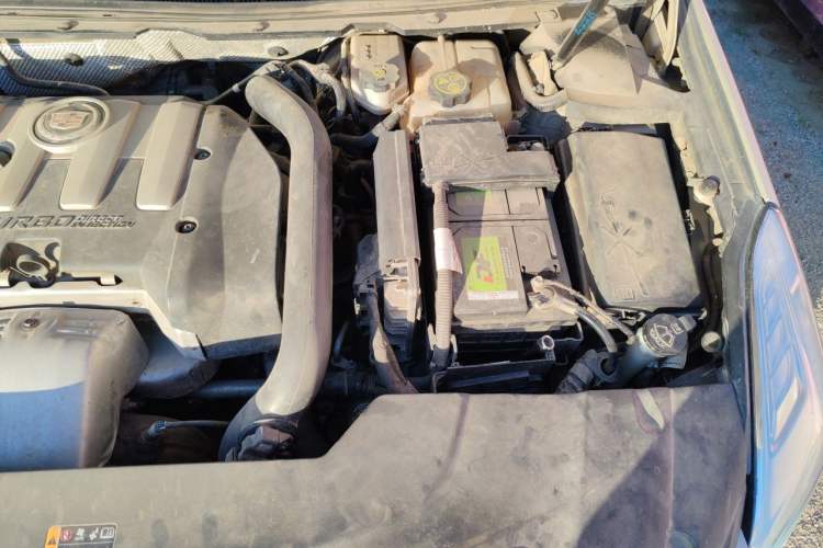 Used Cadillac XTS 2014 28T Comfort Version Engine Bay Left