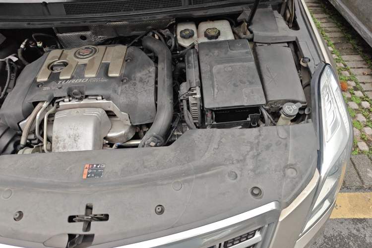 Used Cadillac XTS 2014 28T Comfort Version Engine Bay Left