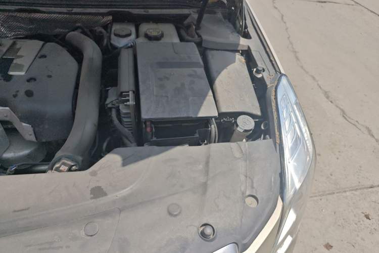 Used Cadillac XTS 2014 28T Tech Model Engine Bay Left